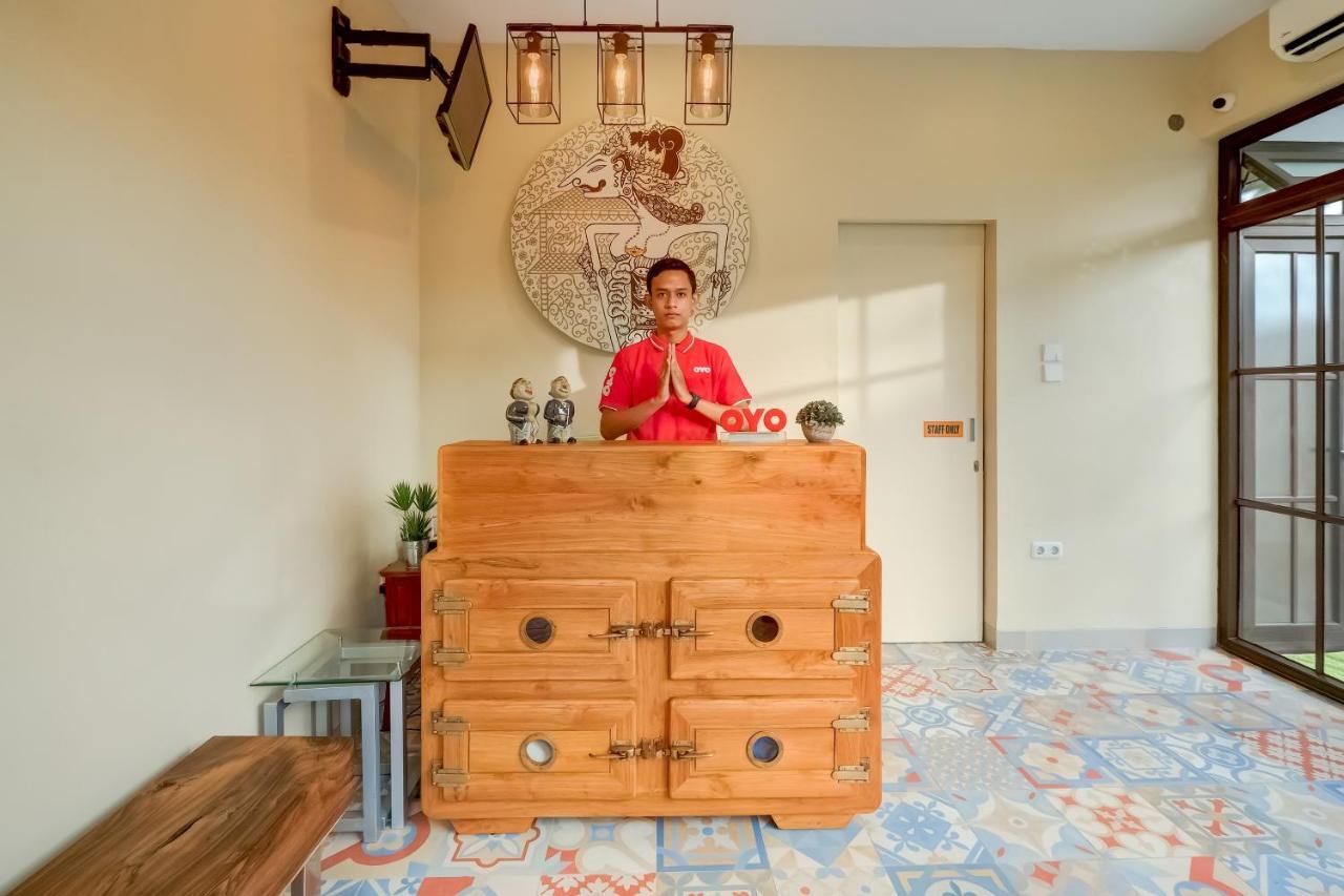 Super Oyo 3496 Griya Gayatri Syariah Hotel Melati ภายนอก รูปภาพ