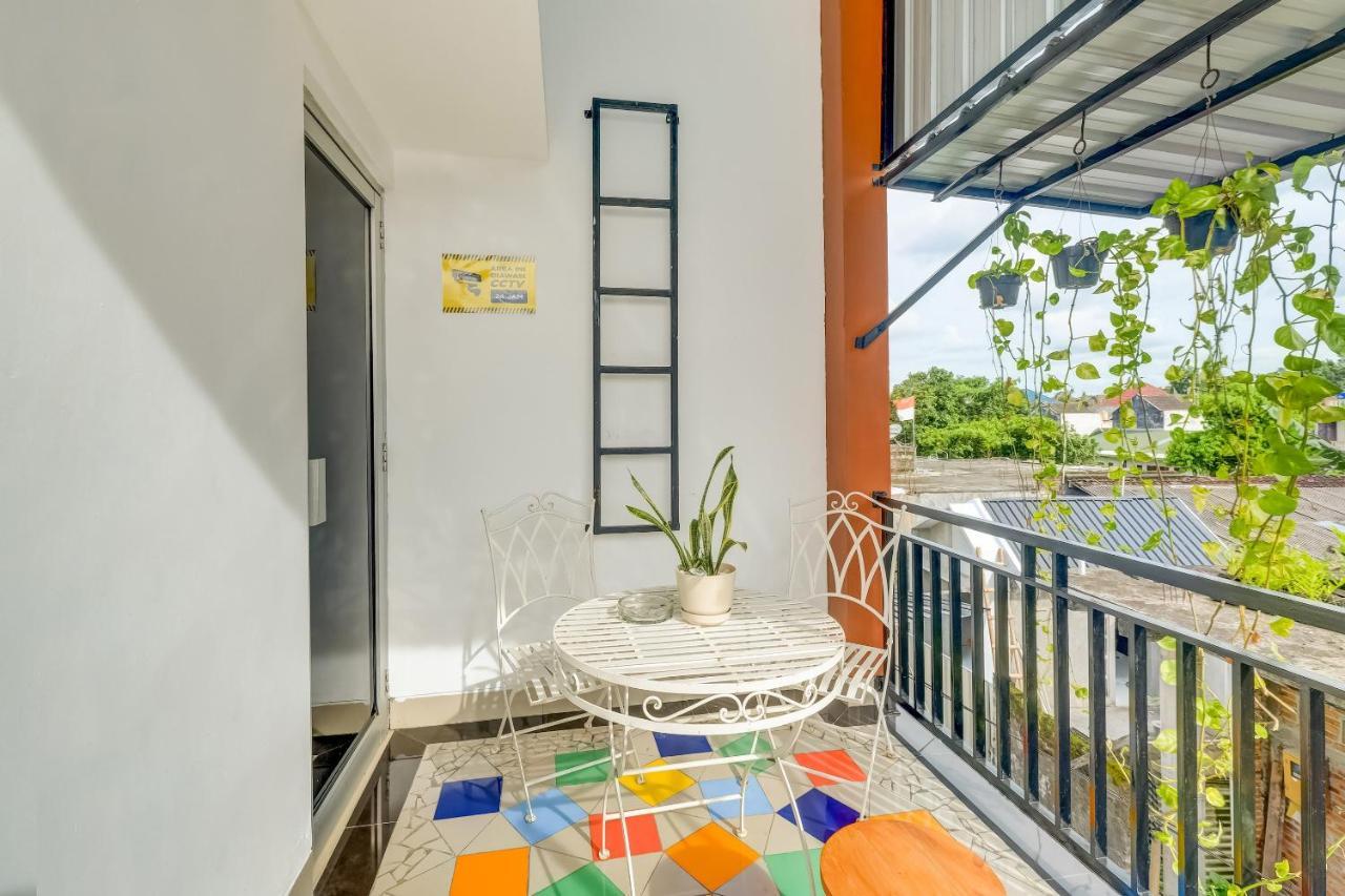 Super Oyo 3496 Griya Gayatri Syariah Hotel Melati ภายนอก รูปภาพ