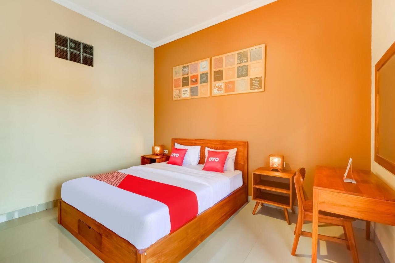Super Oyo 3496 Griya Gayatri Syariah Hotel Melati ภายนอก รูปภาพ