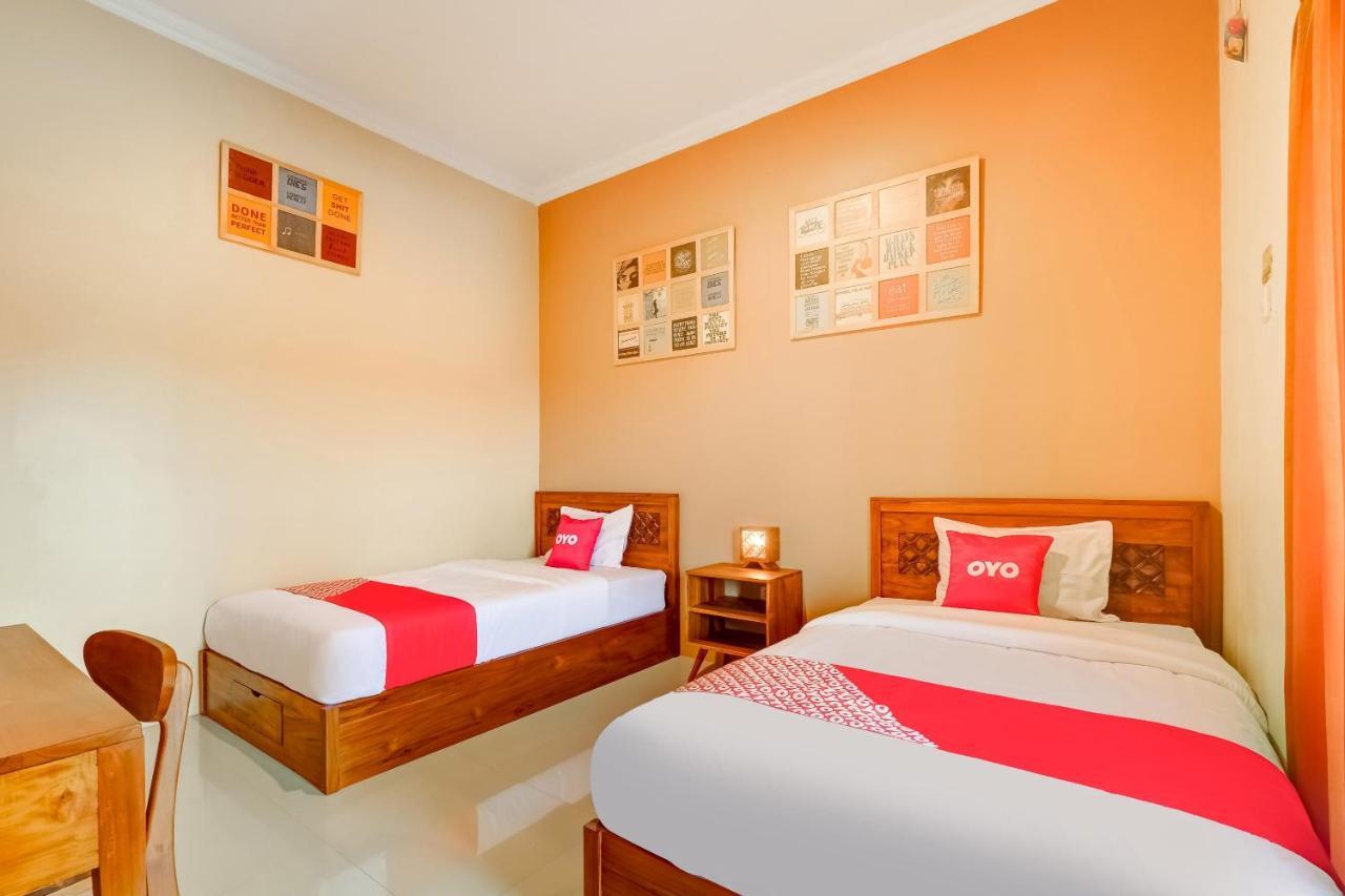 Super Oyo 3496 Griya Gayatri Syariah Hotel Melati ภายนอก รูปภาพ