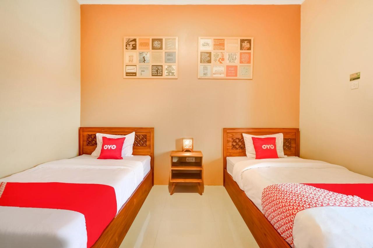 Super Oyo 3496 Griya Gayatri Syariah Hotel Melati ภายนอก รูปภาพ